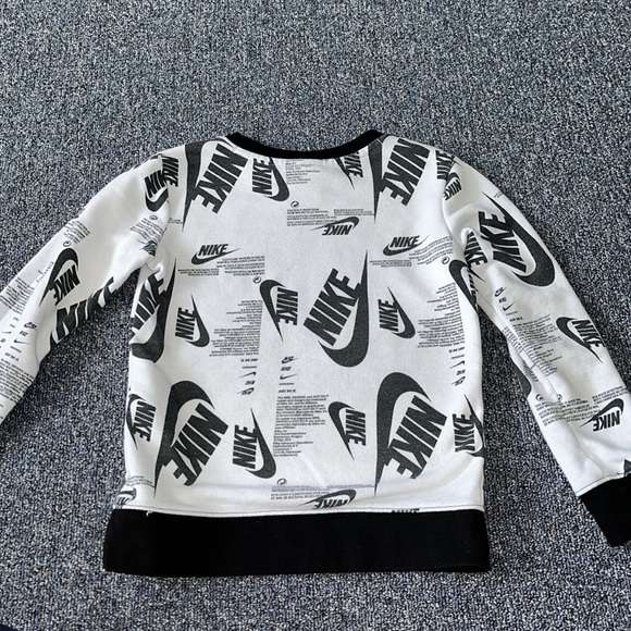 Toddler Nike sweater - Picture 2 of 3